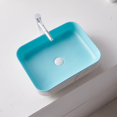 Bacino sanitario degli articoli del controsoffitto