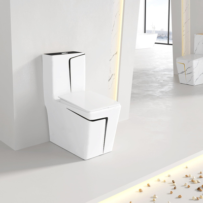 Il WC Siphonic del quadrato arrossisce lo spruzzo sanitario di auto pulizia della sciacquone degli articoli
