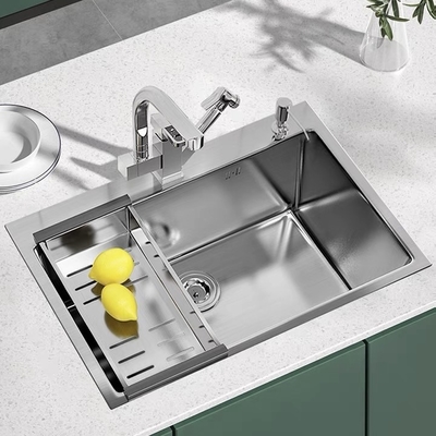 SUS304 ha spazzolato resistenza all'usura dei lavandini di cucina di acciaio inossidabile la forte
