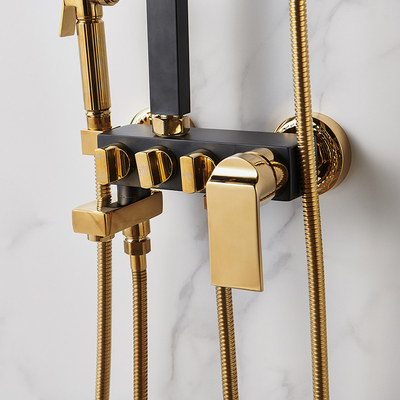 4 docce di pioggia del bagno del soffitto del supporto della parete di modo hanno messo l'acciaio inossidabile 304