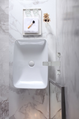 Mano bianca Art Wash Basin rettangolare del ripiano di colore ceramico del lavandino del bagno del bacino del piano d'appoggio