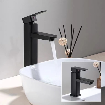 Rubinetto quadrato del lavandino dell'hotel del rubinetto del bagno di acciaio inossidabile del supporto 304 della piattaforma