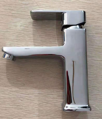 La piattaforma sanitaria del rubinetto degli articoli di SS304 162*53*159mm ha montato la singola maniglia